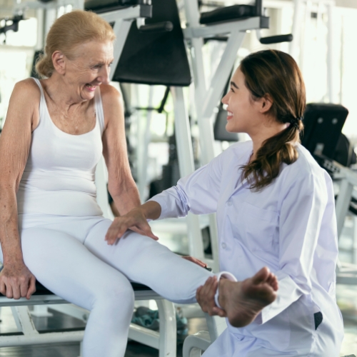 physical-therapy-clinic-geriatric-therapy-advanced-care-physical-therapy-edison-milltown-nj